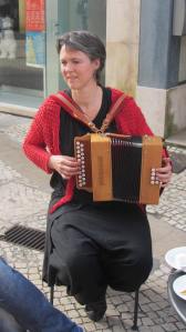 10893656_886180758069364_374159878_n